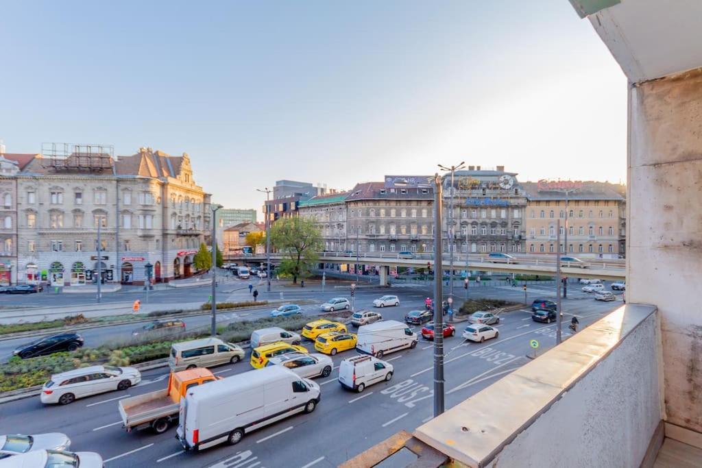 B20 Keleti Sunrise Panoramic Appartamento *